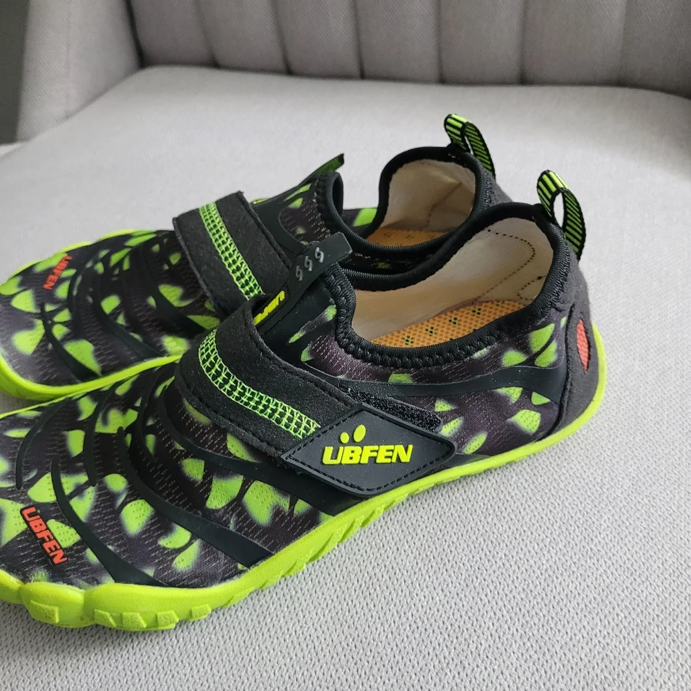 UBFEN Size 35 Kids Shoes - Black and Green